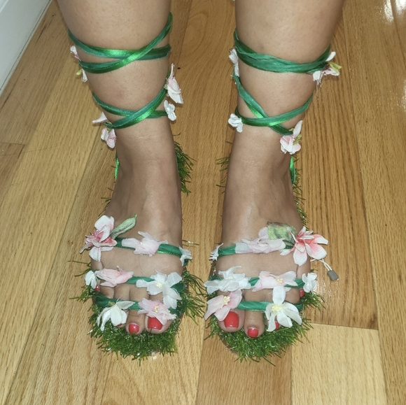 AUTHENTIC DOLCE & GABBANA FAUX GRASS WRAP UP FLORAL SANDALS SIZE 39 - Picture 2 of 7